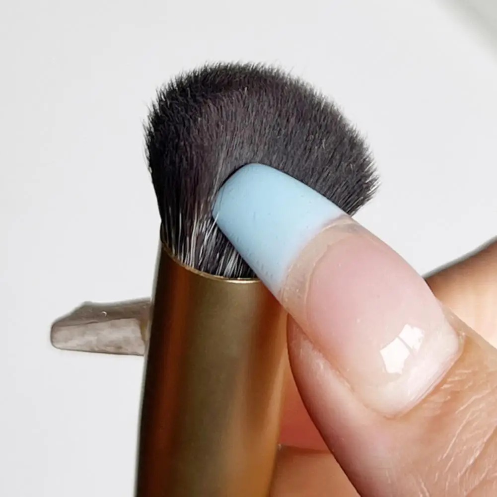 Cosmetic Brush  Convenient Round Head Concealing Brush  Portable Makeup Brush