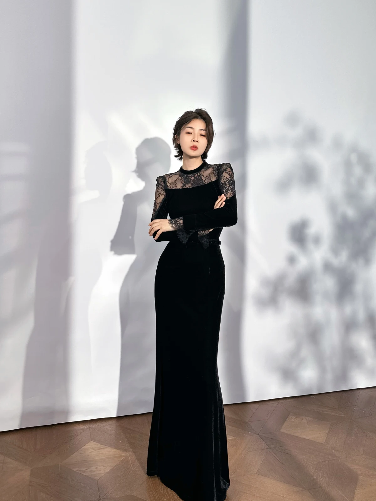 

Elegant Velvet Lace Trimed Wrap Waist Slimming Bodycon Dress Original XULU Autumn Winter Hepburn Style Sequin Evening Gown