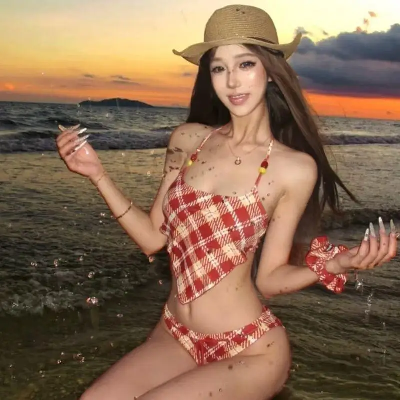 

Новый женский купальник с красными полосками и горошком, французский стиль, с подкладками для груди, для отдыха на курорте, весна