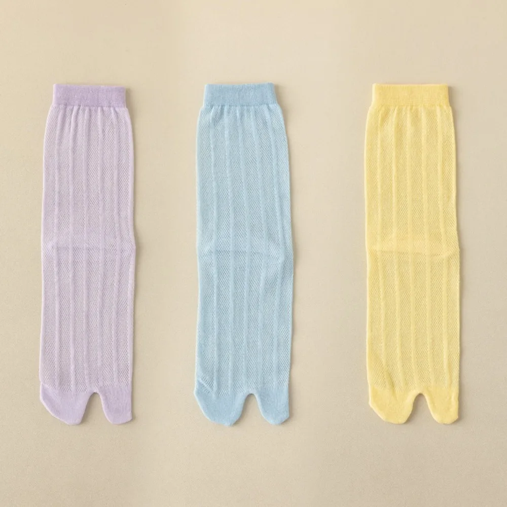 

Однотонные милые носки с двумя пальцами, дышащие женские чулочно-носочные изделия, сетчатые носки до середины икры, простые летние тонкие женские носки