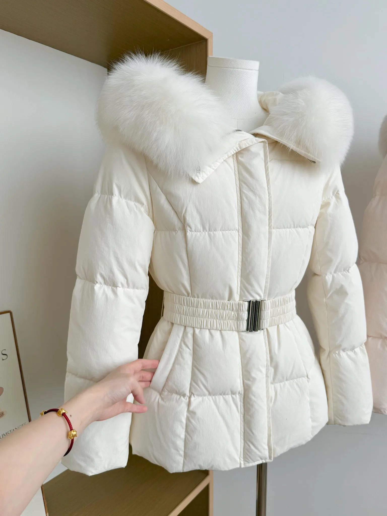Winter Women's Faux Fur Collar Hooded Parkas Fashion Belt Thick Padded Cotton Jacket Women Slim Fit Solid Zipper Puffer Jackets 7
