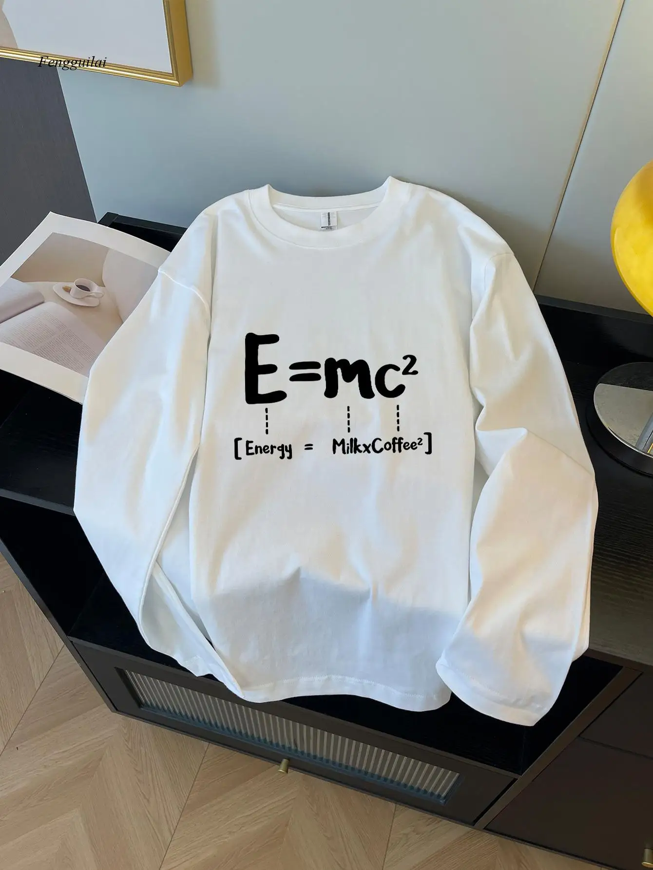 Interesting physics-themed long-sleeved T-shirt - Energy = Milk + Coffee pattern, red casual round-neck pullover shirt