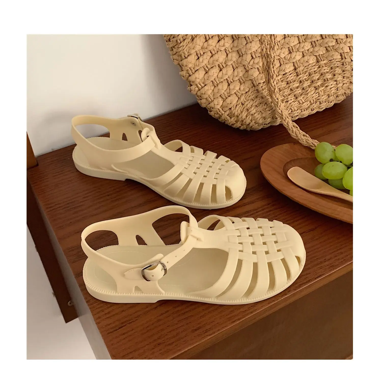 Sandalias romanas de estilo coreano para mujer, zapatos de playa a la moda con hebilla de plataforma, calzado de verano, SH366, 2024