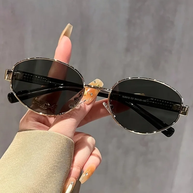 1 Pair of Summer Retro Bohemian Metal Oval Sunglasses Suitable for Both Men and Women Ideal for Street Photography