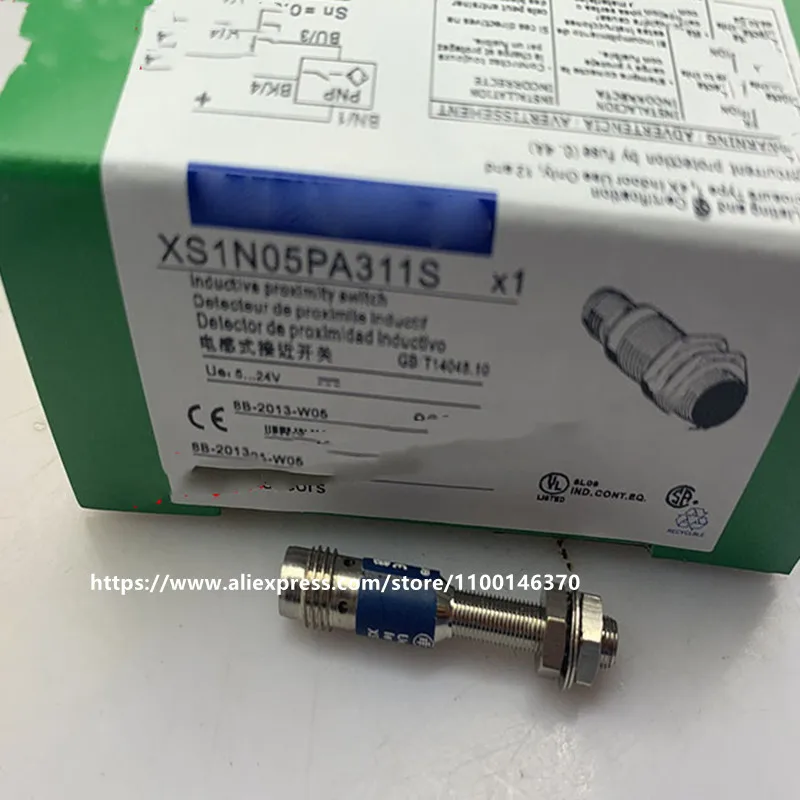 2Pcs New High Quality Schneider inductive sensor XS1N05PA311S XS1N05NA311S