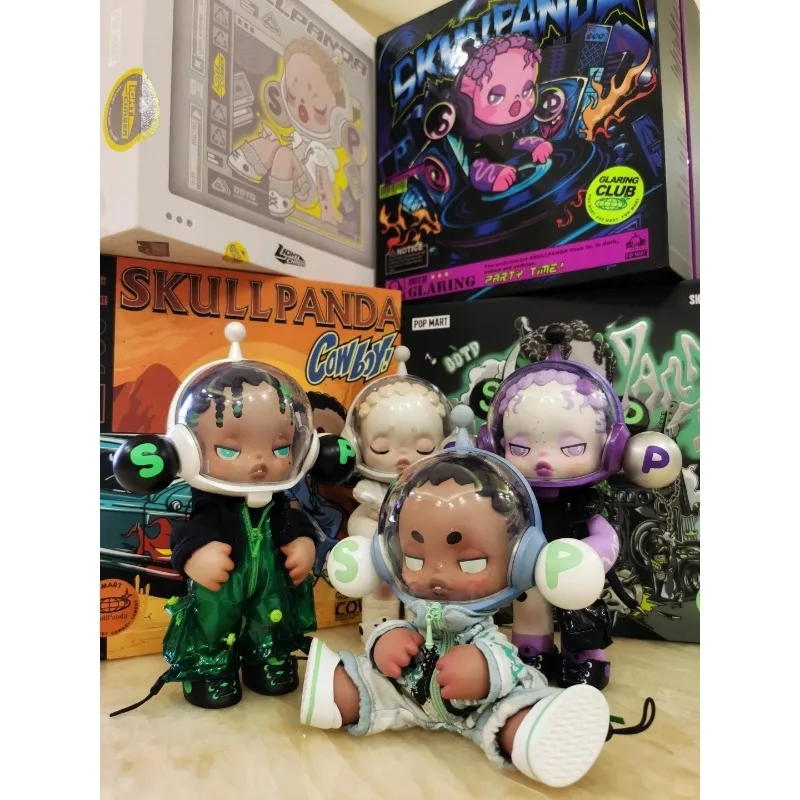 POPMART SKULLPANDA OOTD Limited Edition Sammlerstück aus Denim, bewegliches, süßes und interessantes Spielzeug, Überraschungs-Geburtstagsgeschenke