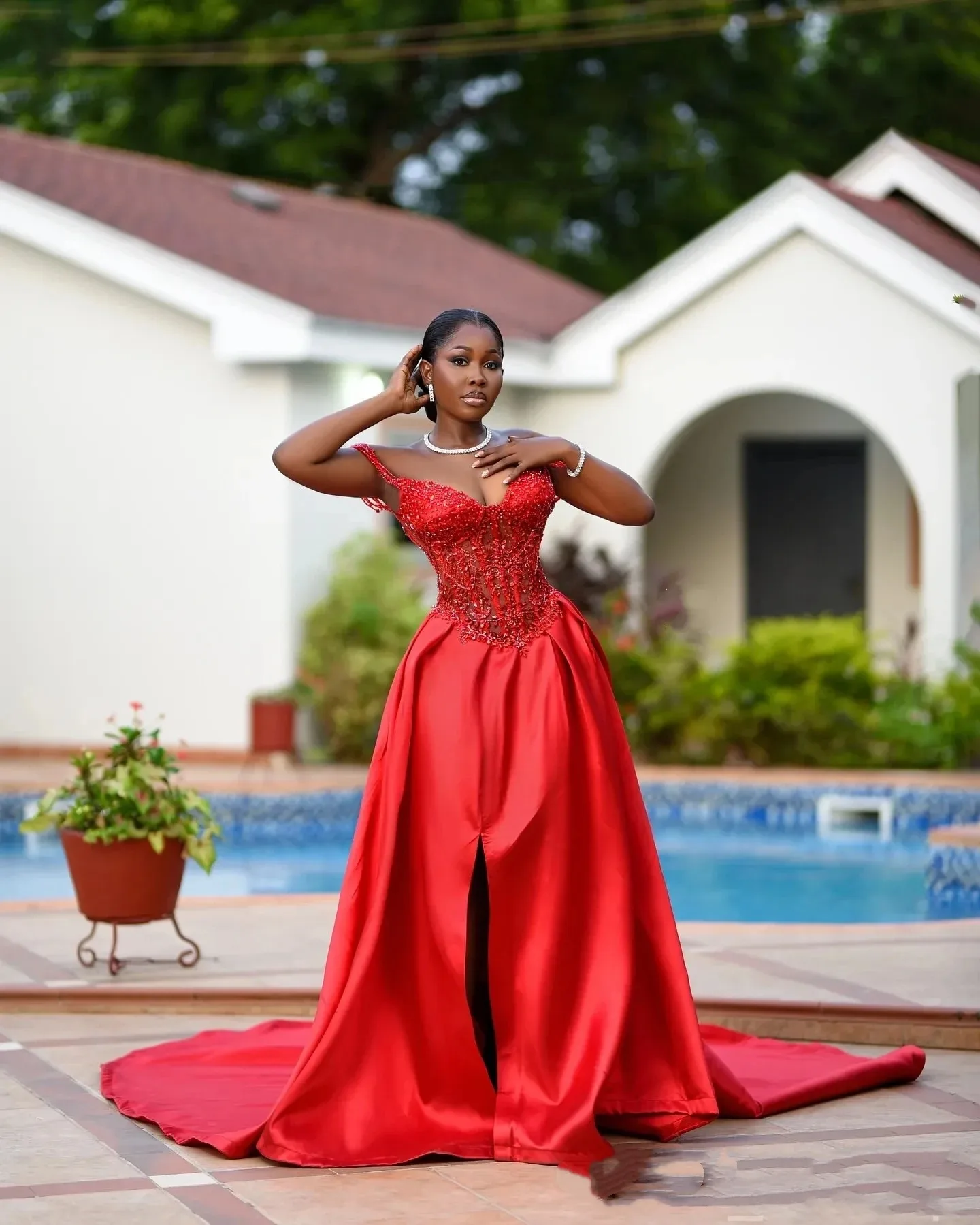 우아한 A라인 볼 드레스, 크리스탈 비즈 새틴과 섹시한 슬릿, 플러스 사이즈 정장 파티 웨딩 및 이브닝 드레스 2025 맞춤 제작