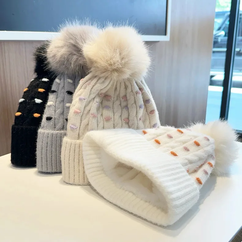 

New Velvet Knitted Hat for Girls, Winter Warm and Thick Knitted Hat, Outdoor Cycling Hoodie, Hairball Ski Hat