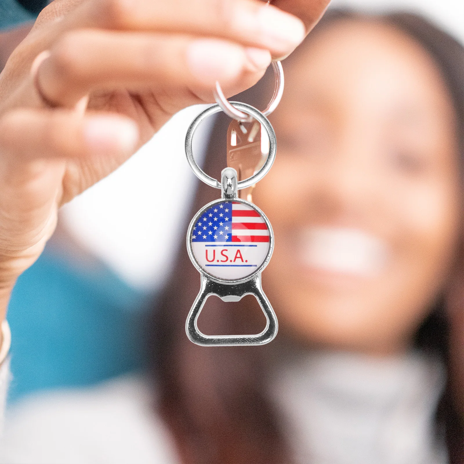 

Creative Bottle Opener Key Holder American Flag Theme Keychain for Daily Use Bag Car Key Decoration Unique Gift Idea