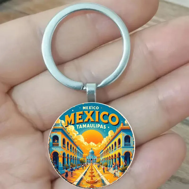 Desde Tamaulipas, México, los llaveros son una opción ideal para regalos navideños.