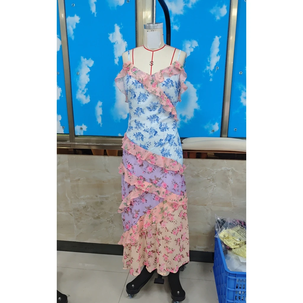 Abito elegante da donna con patchwork floreale, abito lungo con volant sottile, scollo a V, senza maniche, aperto sul retro, per party club