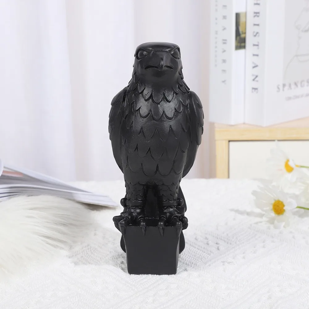 Retro Black Eagle Statue Resin Crafts Exquisite Hawk Desk Ornament Handmade Realistic Falcon Statue Halloween Party Decoration