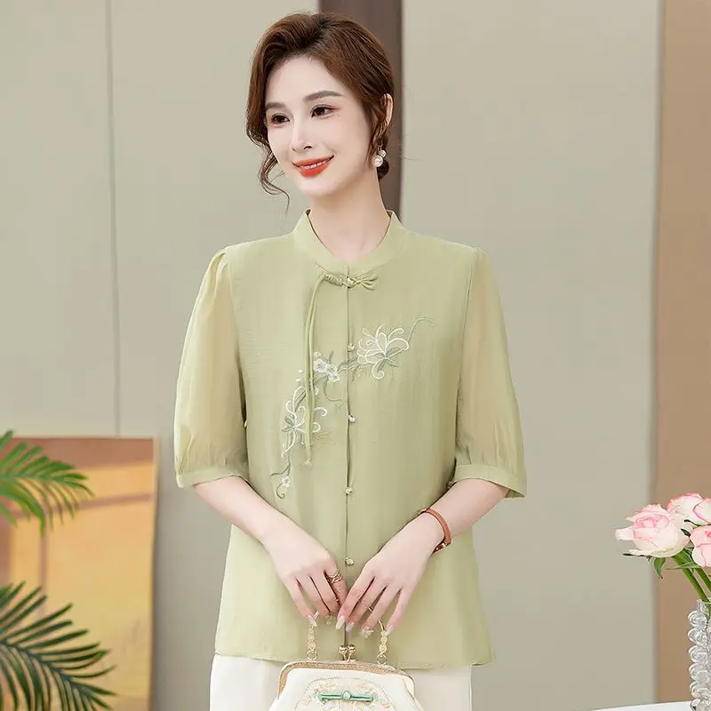 

New Women's Embroidered Buttons Fashionable Loose Silk Top Short-sleeved Shirt