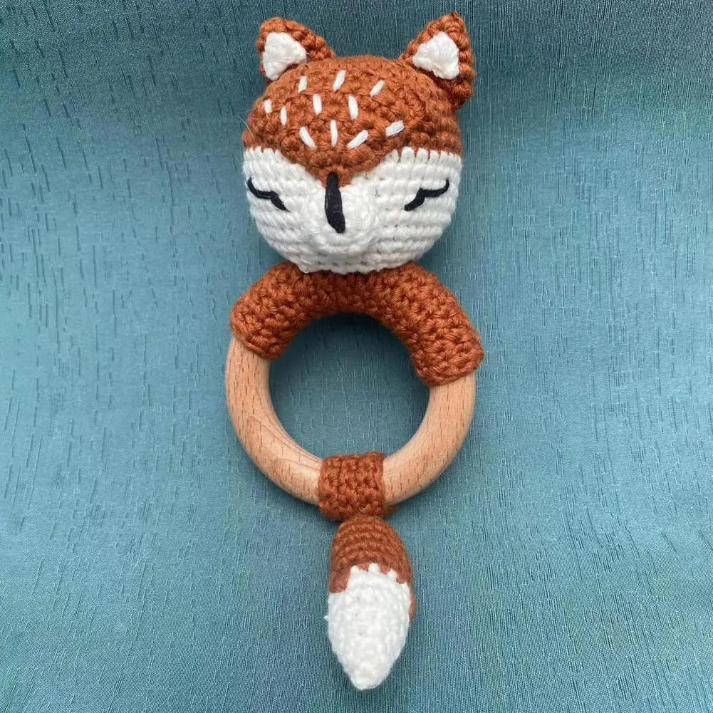 Hochet en crochet avec manche en bois pour bébé garçon et fille, jouet mignon de dessin animé avec du beurre