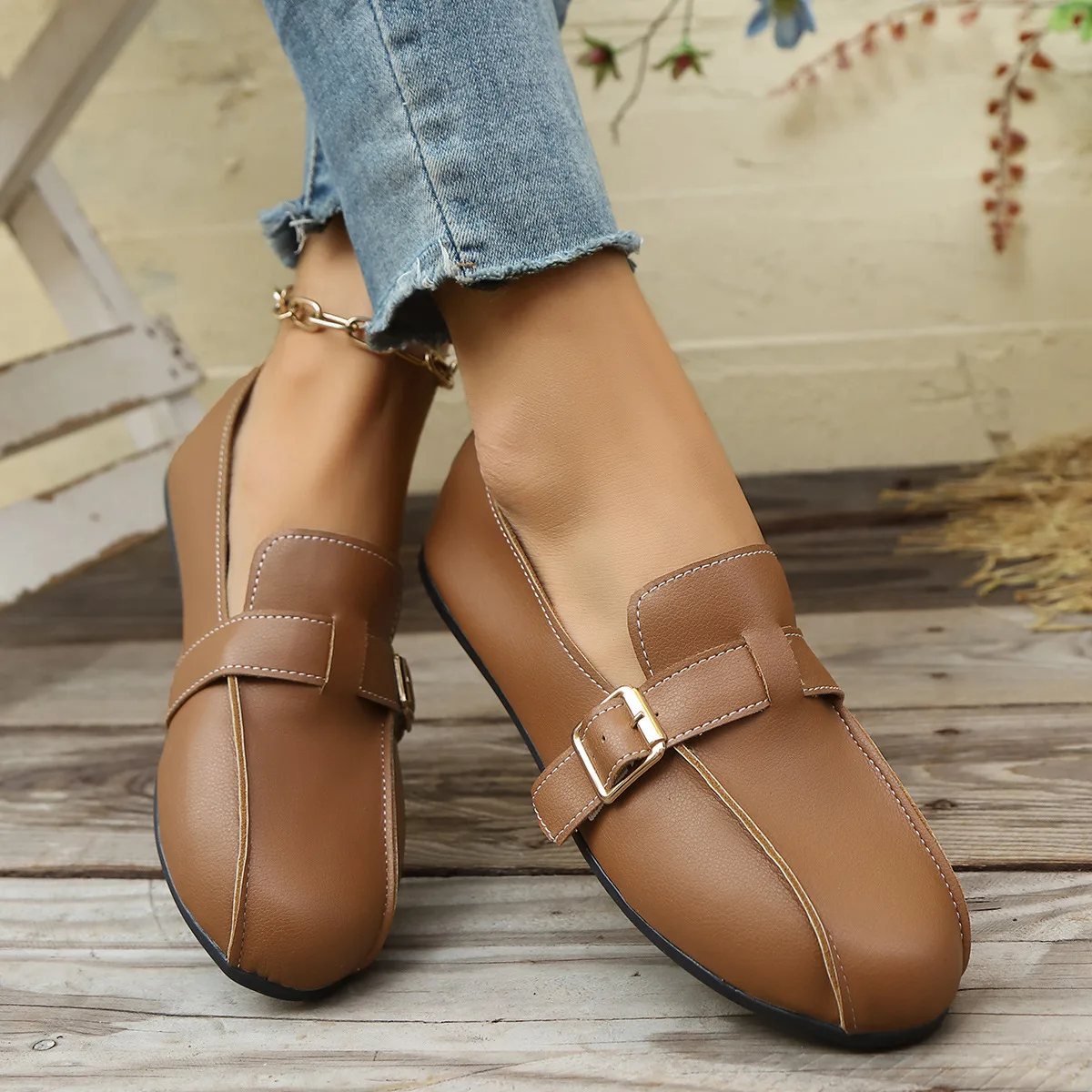 Comemore Single Shoes Women 2025 Spring and Autumn New Retro Round Head Belt Buckle Flats Casual Solid Color Slip on Sapatos