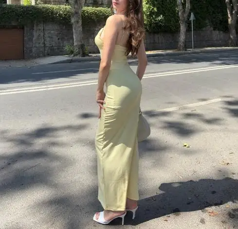 

Women's Dress 2025 Summer New Fashionable and Sexy Solid Color Sleeveless V-Neck Backless Camisole Dress, Hip Hugging Dress