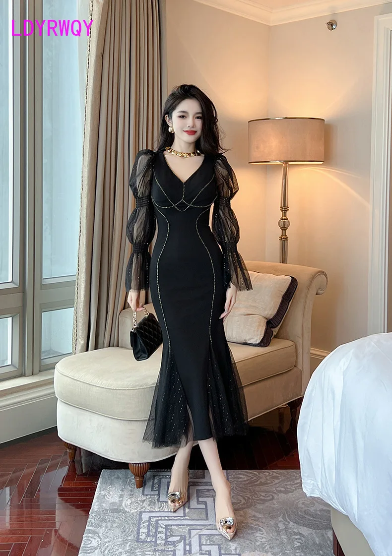 

Mesh Spliced Fishtail Long Dress 2023 Autumn New Women's Fashion French V-neck Lantern Sleeves Slim Fit Dress