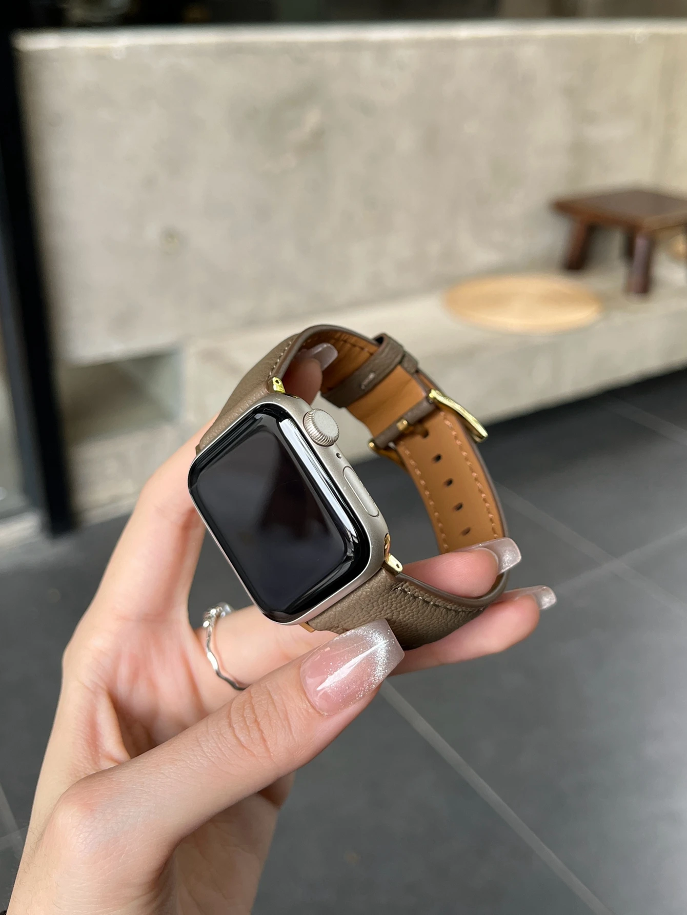 新しい革ループ Apple Watch バンド女性シリーズウルトラ 10/9/8/7/6 38 ミリメートル 40 ミリメートル 41 ミリメートル 42 ミリメートル 44 ミリメートル 45 ミリメートル 46 ミリメートルストラップ