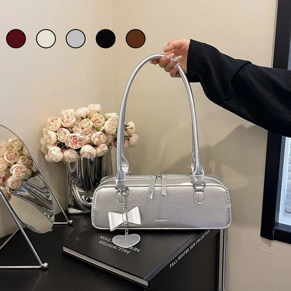 

Elegant French Stick Handbag Love Heart Pendant Large Capacity Sweet Armpit Bag Solid Color Simple Underarm Shoulder Bag