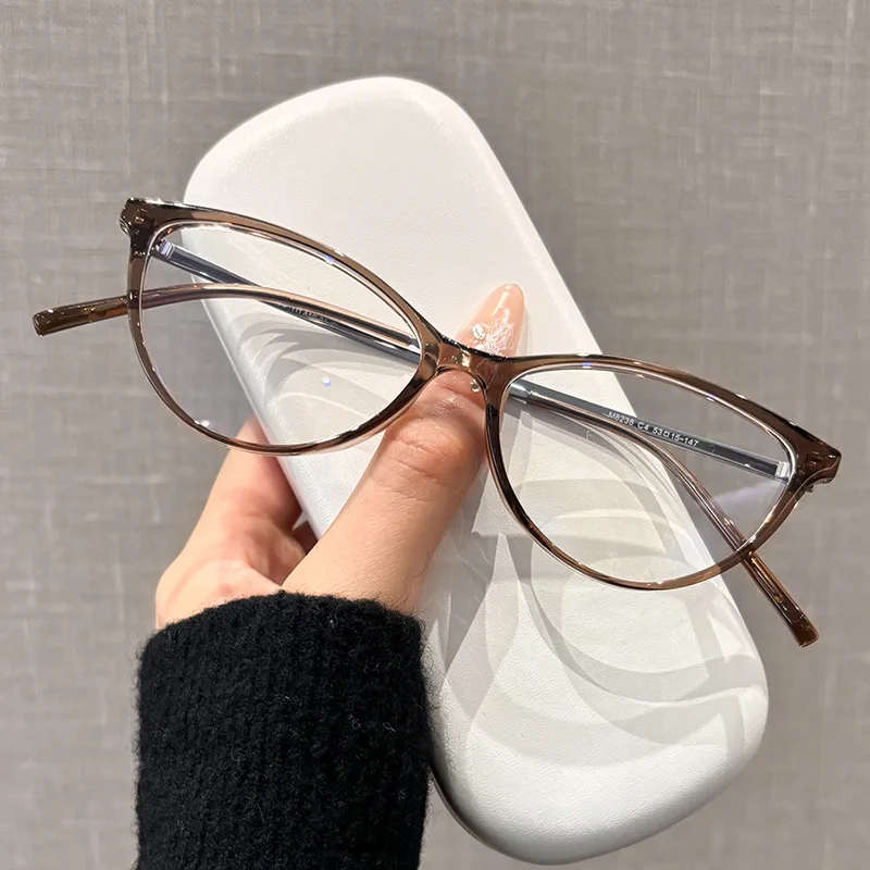 Fashion New UltraLight TR90 Eyeglass Frame Women Cat Eyes Anti Allergic Titanium Material UV400 Anti Blue Light Small Face