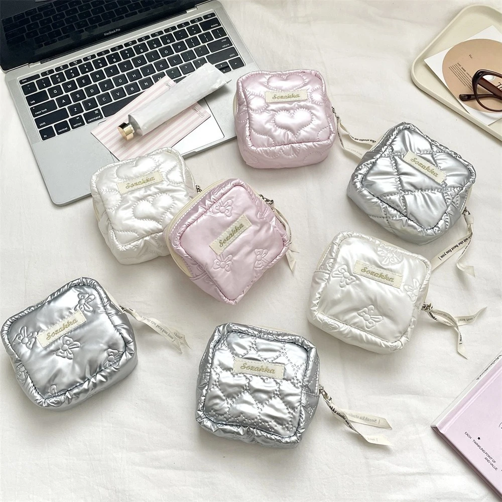 mulheres-pu-coracao-arco-saco-de-cosmeticos-maquiagem-batom-guardanapos-sanitarios-caso-de-armazenamento-organizador-de-viagem-pequena-bolsa