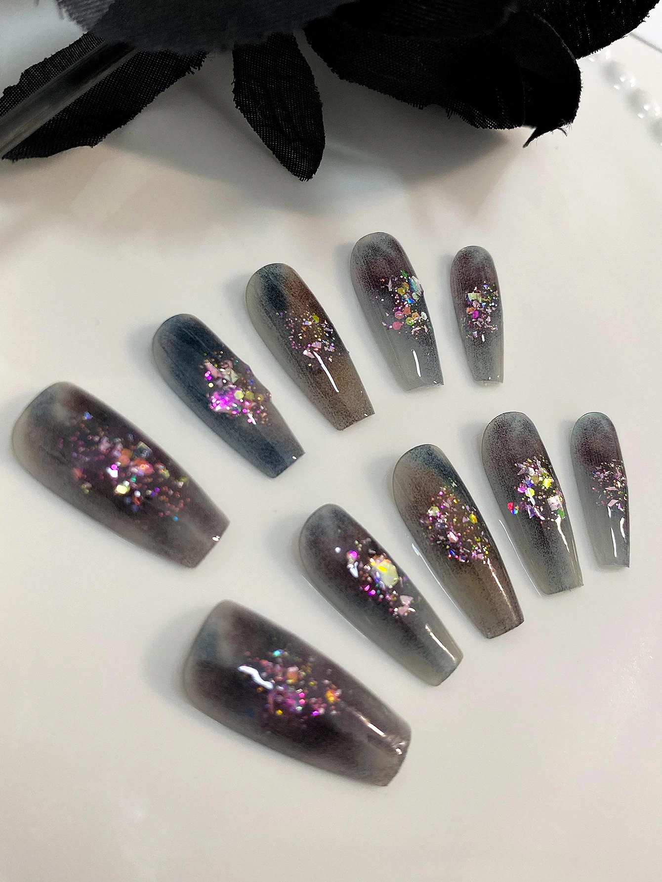 10-Piece Set of Gray-Black Gradient Glitter Galaxy Press-On Nails, Medium-Length Trapezoidal Nails, Vertically Accentuate Finger Lines, Photo-Friendly, Suitable for Daily Outings, Dates, and Parties