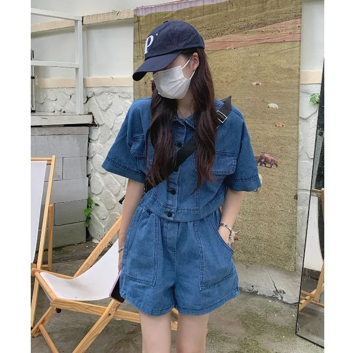 

Retro Hong Kong style two-piece short denim jacket top for women; 2025 summer wide-leg shorts casual denim suit trend.