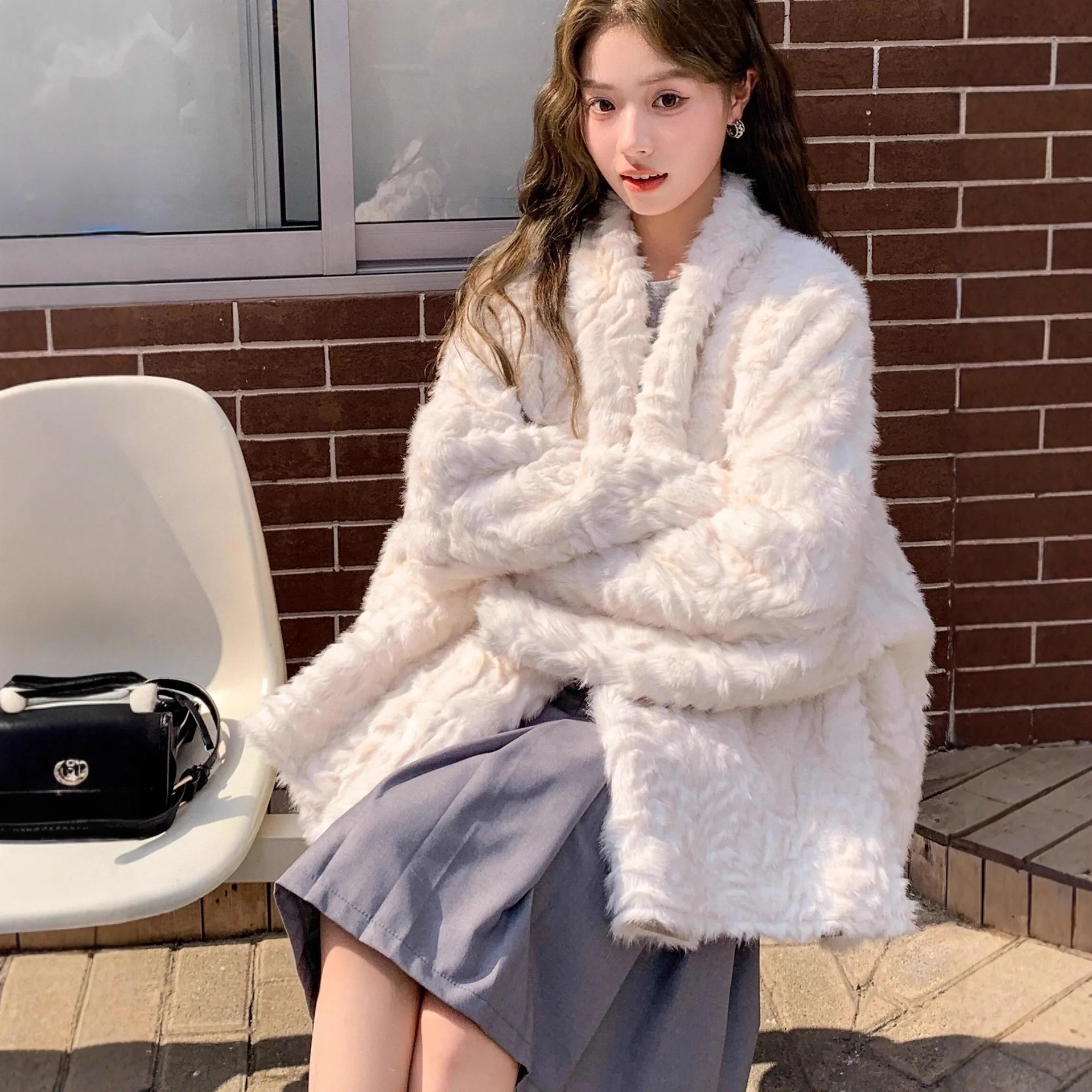 معطف فرو صناعي معاطف طويلة للمرأة الحديثة قصيرة نادي فتاة الحد الأدنى الطبيعة منقوشة جودة الراقية مضلع عادية Jaqueta ضئيلة