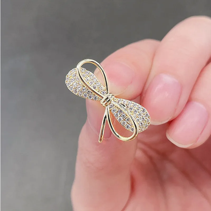 New Bow Brooches Shiny Crystals Pin Temperament Rhinestone Collar Pin Collar Button Party Women\'s Protective Buckle Badge