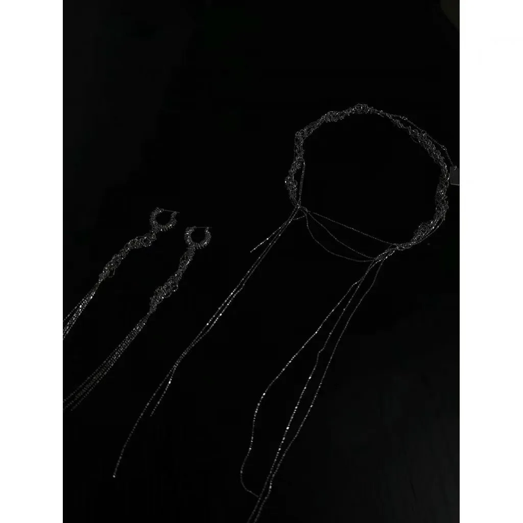 New 2025 Fashion Classic European and American French Tassel Necklace Light Luxury Geometric Necklace Personalized Women's Party