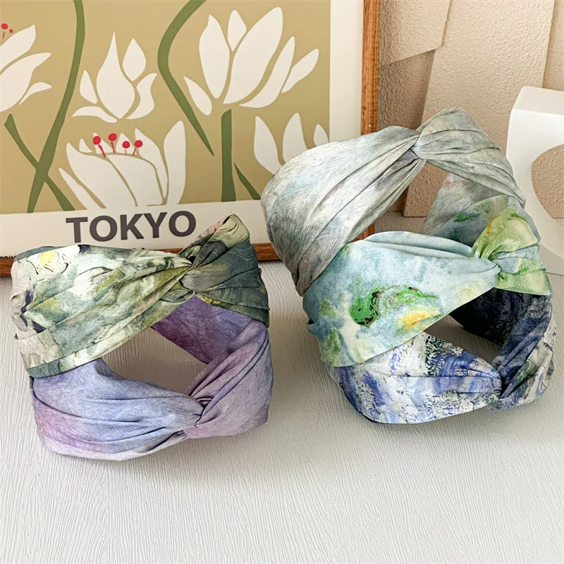 

Атласная повязка для волос в стиле масляной живописи: Нишевая винтажная повязка для волос с перекрестным дизайном, высокой талией, широким ободком и градиентной окраской, заколка для волос, подчеркивающая овал лица