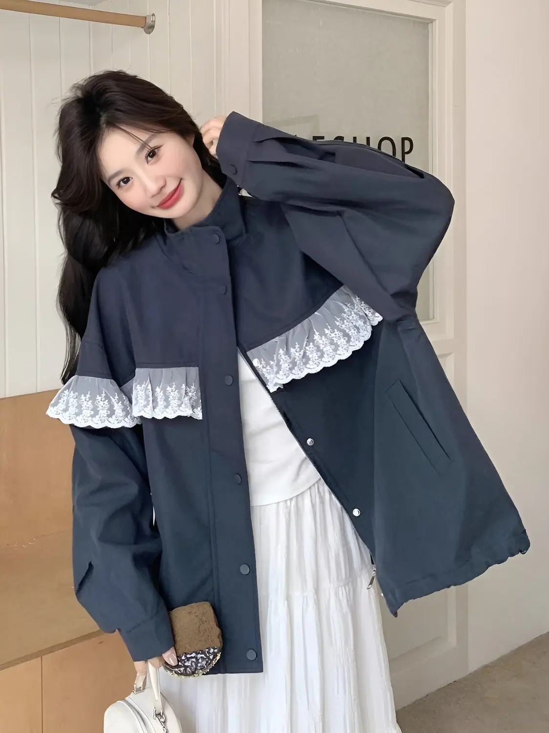 

Тренч с капюшоном женский осенний замшевый коричневый кожаный на молнии в стиле киберпанк с узкой талией и разрезом подол из искусственной кожи черный стильный зеленый с поясом