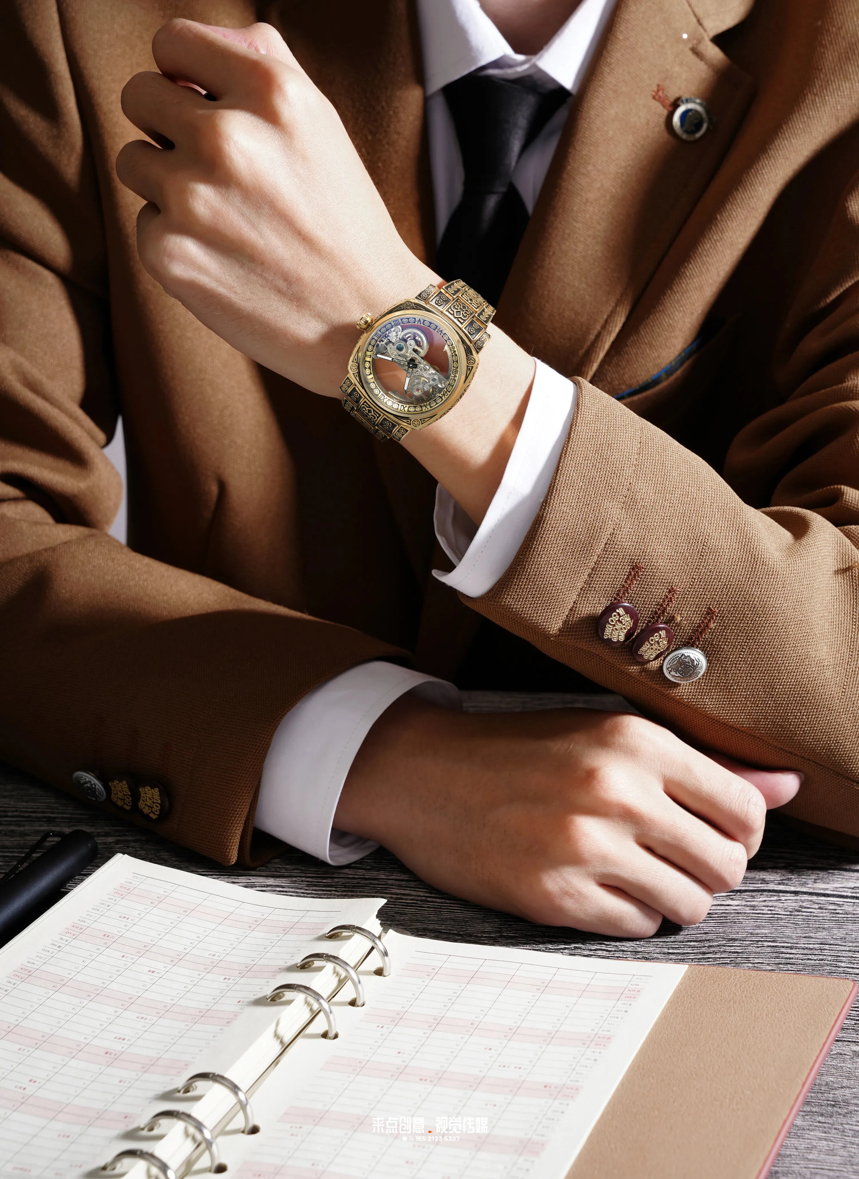 Forsining خمر نحت ساعات رجالي فاخرة التلقائي الميكانيكية ساعة اليد مقاوم للماء الهيكل العظمي مؤشرات مضيئة ساعة الذكور