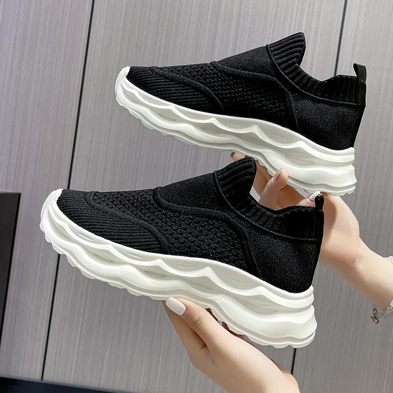 Lucyever sepatu kets rajut Wedge wanita, sepatu Sneakers olahraga vulkanisir jaring bersirkulasi, sepatu jalan-jalan Platform Slip on untuk wanita