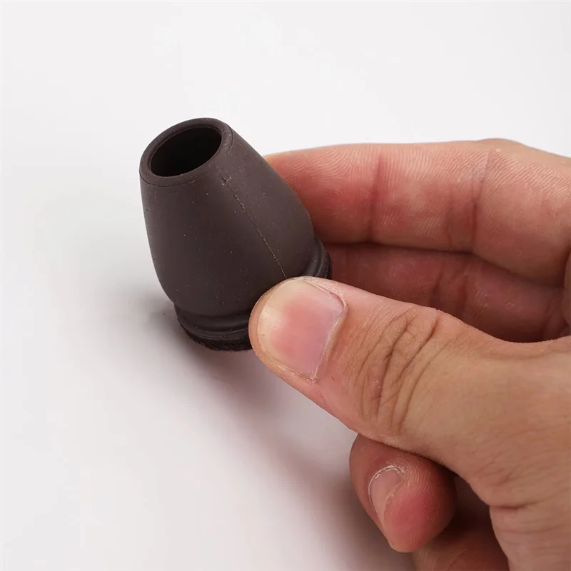 【Consegna】Protezioni per le gambe delle sedie con fodere in feltro per la protezione del pavimento, adatte a vari piedini per tavoli e sedie