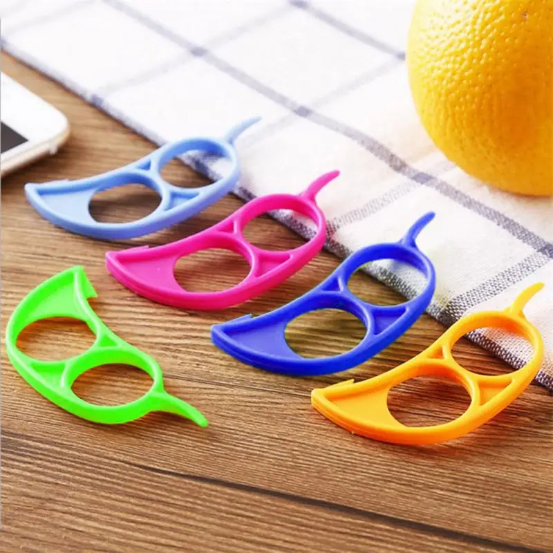 1pc Orange Peelers Easy Open Orange Peeler plastica limone colore casuale agrumi rimozione della pelle affettatrice Peeling gadget da cucina