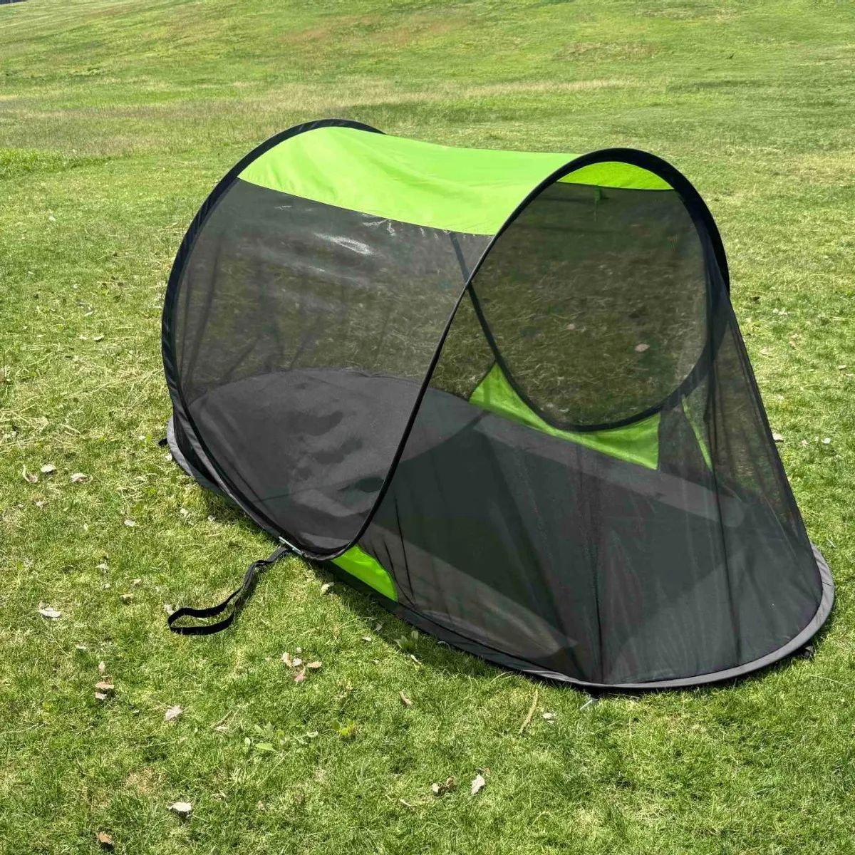 Outdoor Beach Camping Pop Up Tent, Fully Automatic One Throw Setup, Portable Shelter with Anti-mosquito & UV Guard