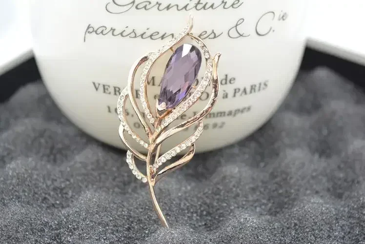 New fashion high-grade feather brooch pin Crystal from Austrian For Women purple corsage paradise Female Wedding Party