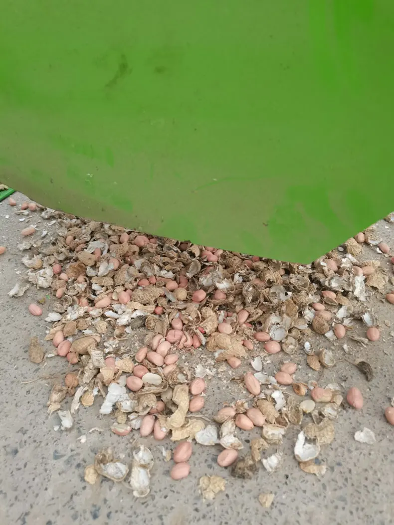 Commercial Manual Peanut Shelling Machine Hand Cranked Peanut Shelling Peeling Machine Peanut Peeling Machine