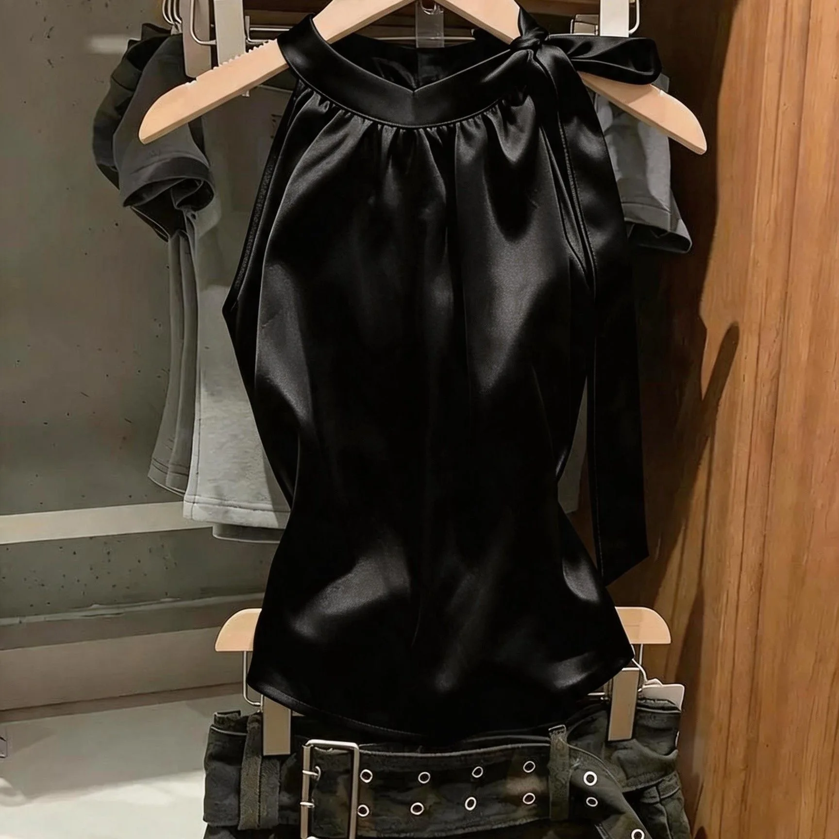 Elegant Black Bow-Tied Neckline Vest Women's Sleeveless Overhead Summer Slimming Vest Luxury Feel Trendy Splice Loose Fit