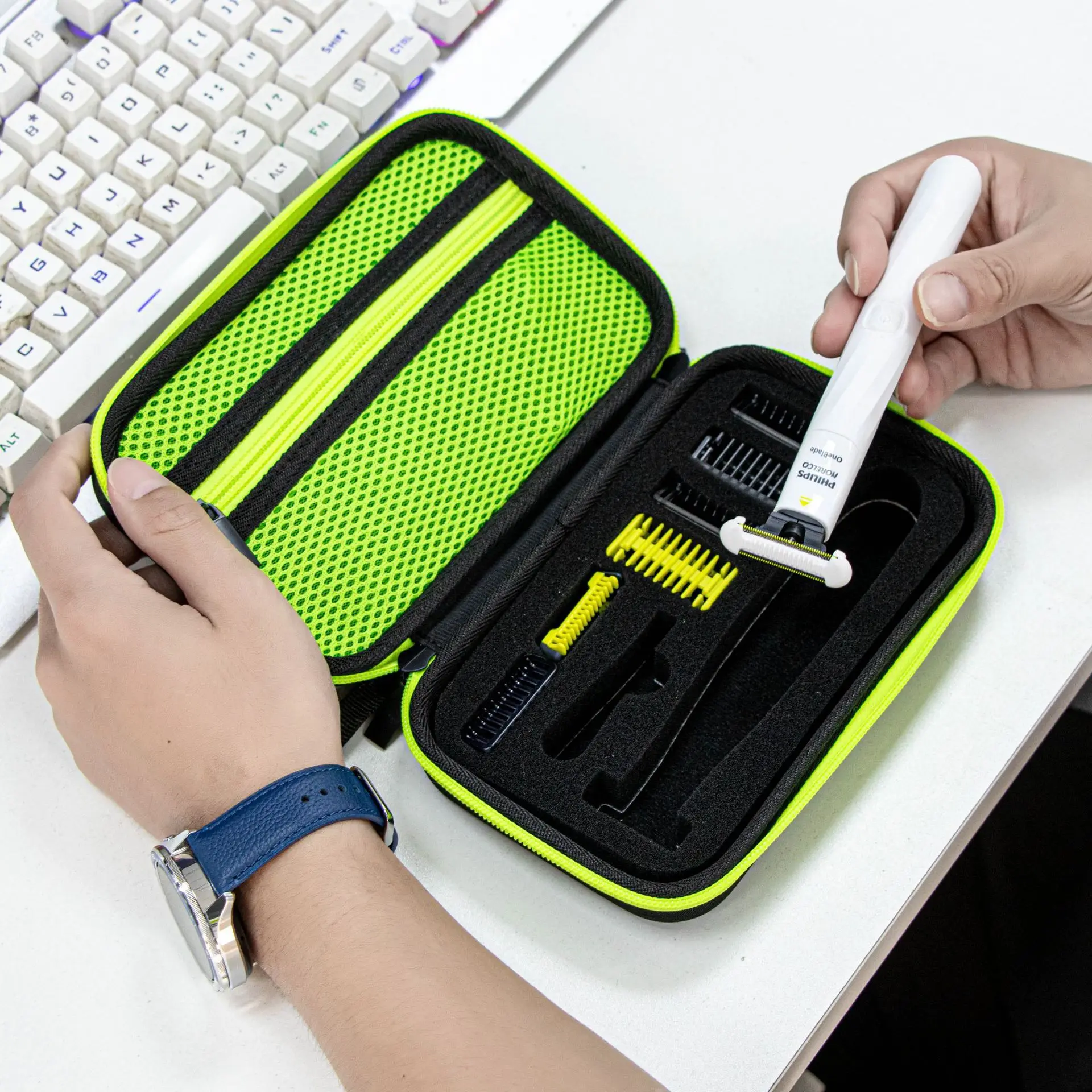 1PCS Portable Travel Shaver Storage Box EVA Shaver Bag, Lightweight and Waterproof for Philips One Blade Green/ Black