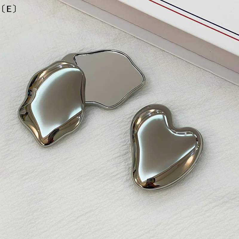 

〔E〕Handheld Heart Shaped Makeup Mirror Mini Non Fragile Portable Double Sided Small Cute Foldable Touch Up Mirror〔Winter5〕