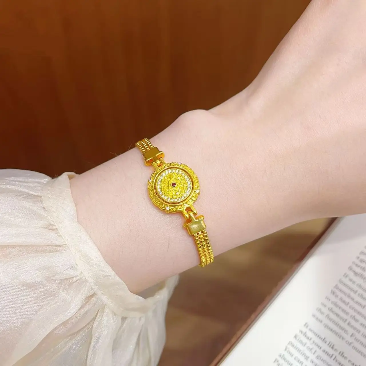 women rotatable compass gold bracelet with 24K pure gold AU999 matches weddings and fancy party occasions perfectly.
