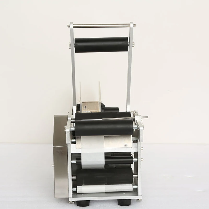 Simple Manual round Bottle Labeling Machine with Handles for Self-Adhesive Wine Bottles - Easy to Use Desktop Label Applicator