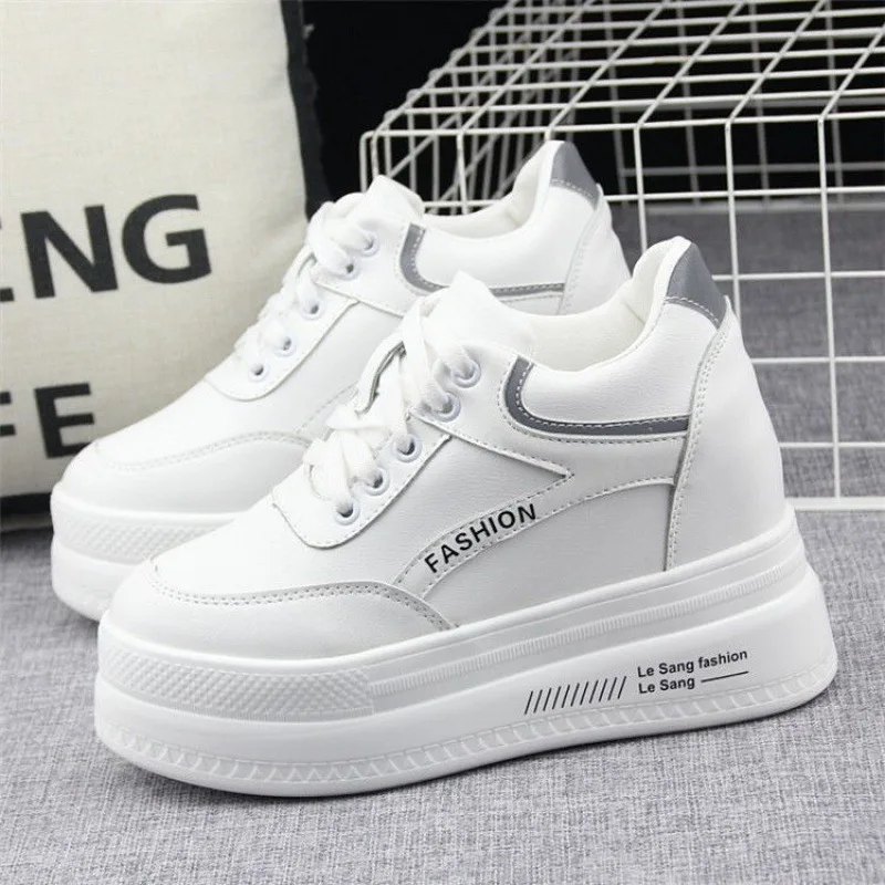 الارتفاع الداخلي زيادة أحذية مفلكنة 2024 الخريف جديد تنوعا التخسيس سميكة وحيد الارتفاع زيادة حذاء فردي غير رسمي