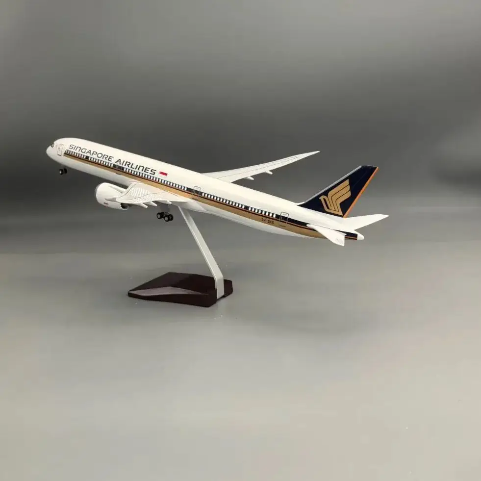 Model Airplanes Resin Aviation 1/130 Scale 47CM Aircraft 787 B787 Singapore Airways Table Decoration Plane Kits Home