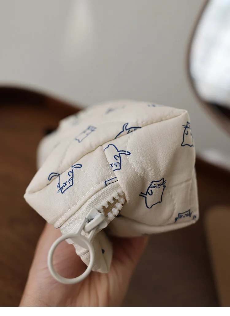 Cartoon Handbemalte Kätzchen-Aufbewahrungstasche Stoff-Kosmetiktasche Tragbare Reise-Toilettentasche Damen-Make-up-Tasche – Detail 10
