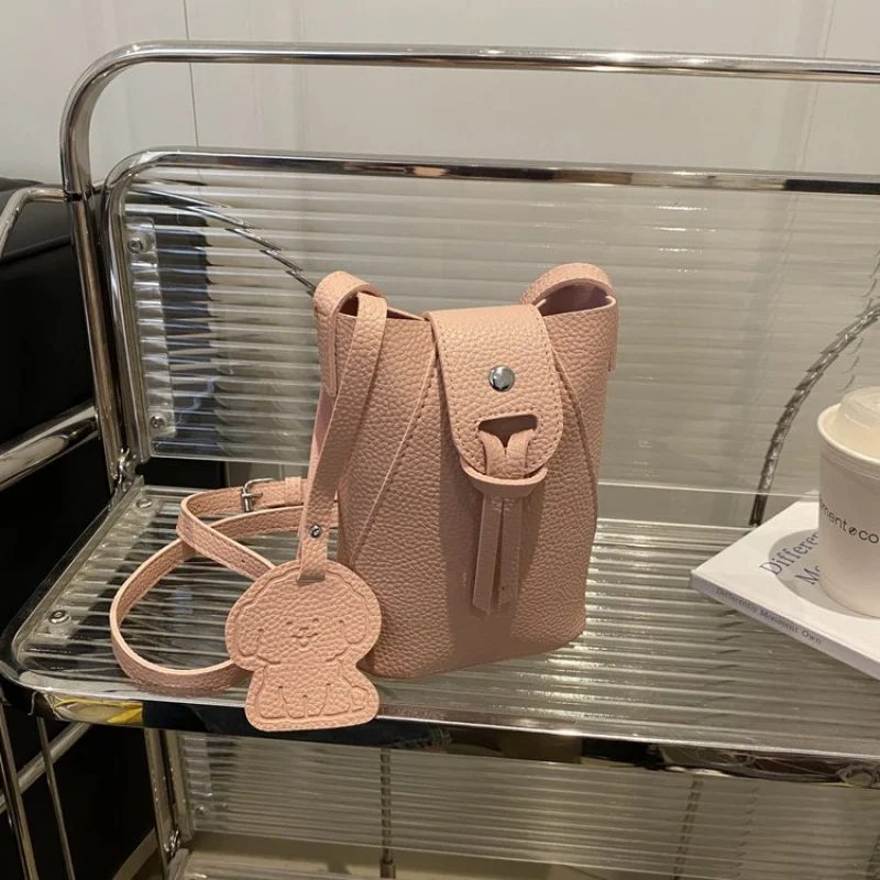 

Кожаная большая сумка с плетеной ручкой для женщин с текстильной элегантностью и смешанным дизайном материалов