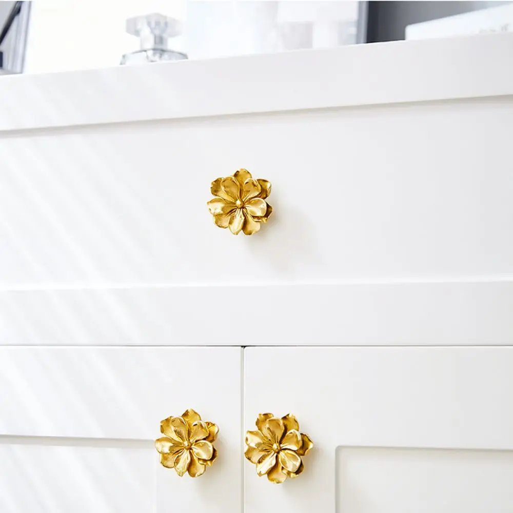 Creative Brass Flower Cabinet Handle Nordic Luxury Single Hole Knob Decorative Furniture Pull For Closet Drawer Cupboard