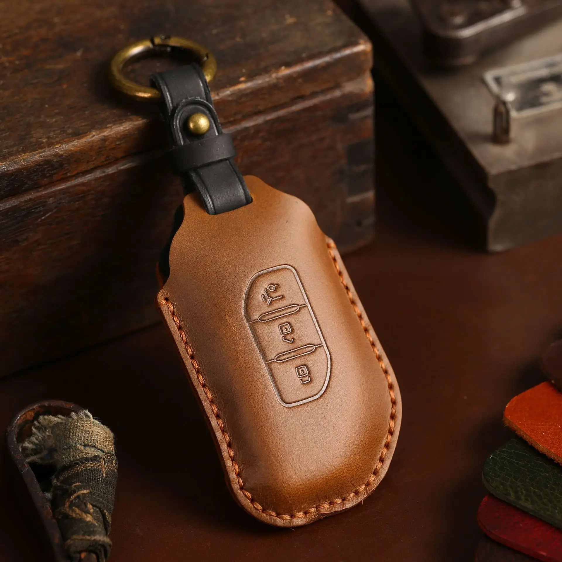 Genuine Leather Car Key Cover for Dongfeng Forthing T5 EVO 3 Button Handmade Crazy Horse Leather Key Case with Vintage Ring